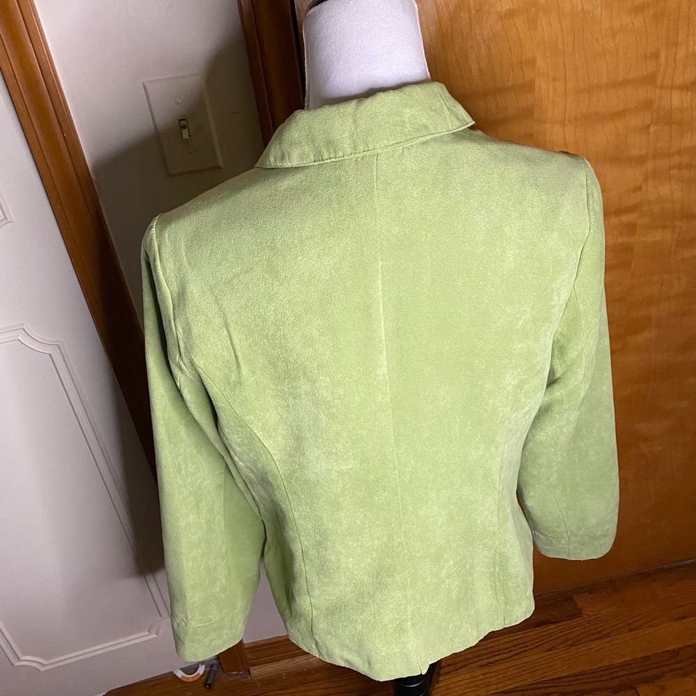 Woman’s jacket - Picture 3 of 5
